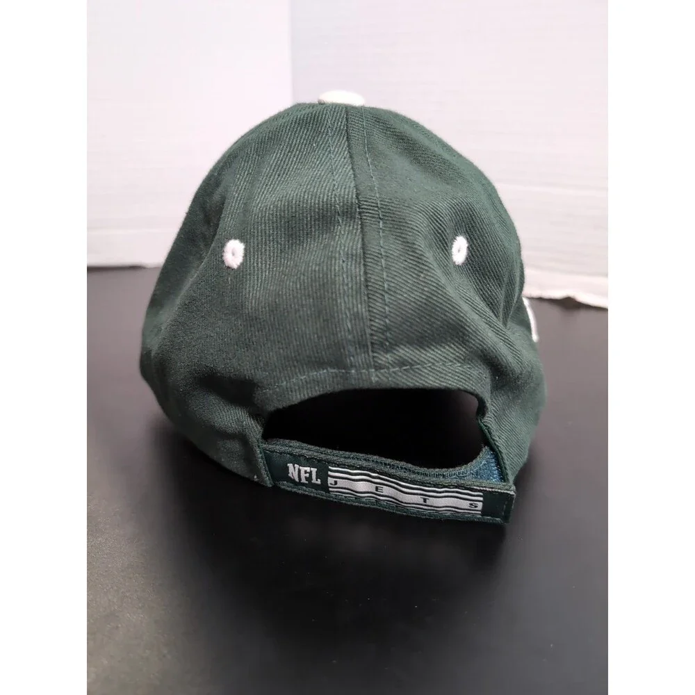 NEW YORK JETS EMBROIDERED LOGO CAP/HAT STRAPBACK  NFL TEAM APPAREL  EUC  GREEN